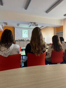 41580950-D3B8-4967-9DB4-A2F7F82CF241