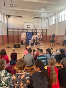 581224193_1246958600572080_1876666876765187647_n