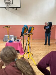 B659DEB9-5983-452B-B2F4-7D2234739340